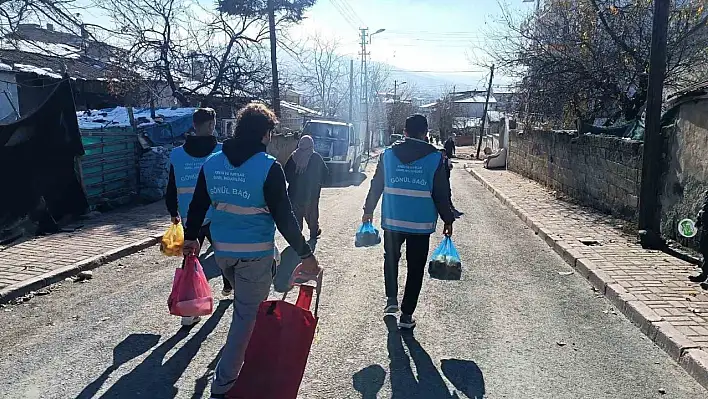 Elazığ'da yaşlılarla el ele gönüllüyüz biz etkinliği