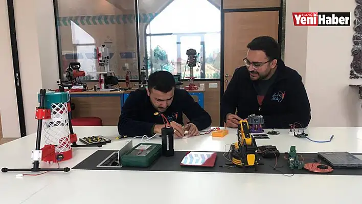 Elazığ'da Yerli ve Milli Olan Elektronik Kart Üretildi