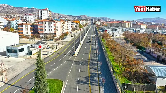 Elazığ'da yol genişletme çalışmaları sürüyor