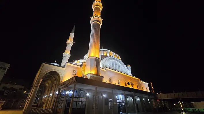 Elazığ'daki Cami Hayran Bıraktırıyor