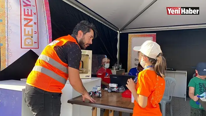 Elazığ Gençlik Merkezi'nin standına Gökyüzü Gözlem Etkinliği'nde büyük ilgi