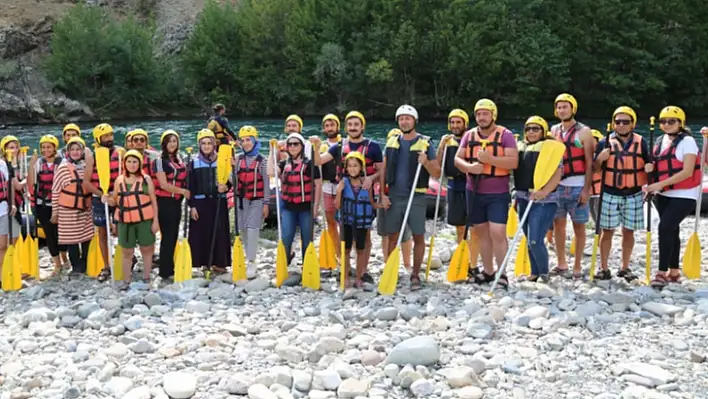 Rafting Yaparak Kanserle Mücadelede Farkındalık Oluşturdular