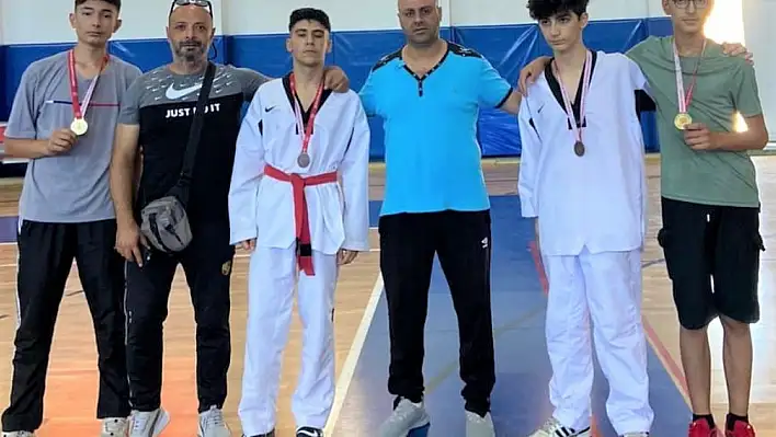 Taekwondo Takımları Yarı Finalde