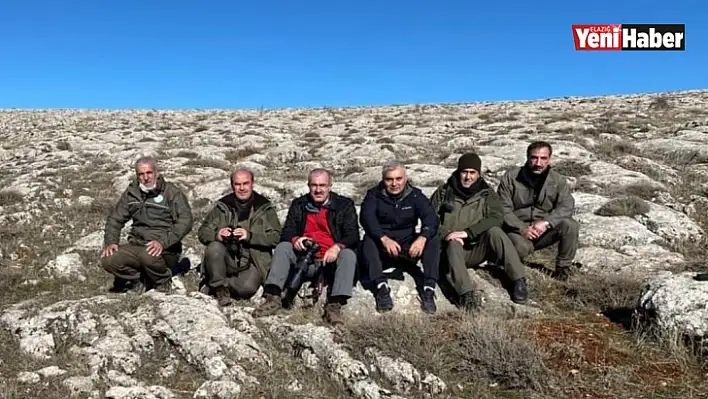 Elazığ Valisi Toraman, dağ keçilerini izleme çalışmasına katıldı