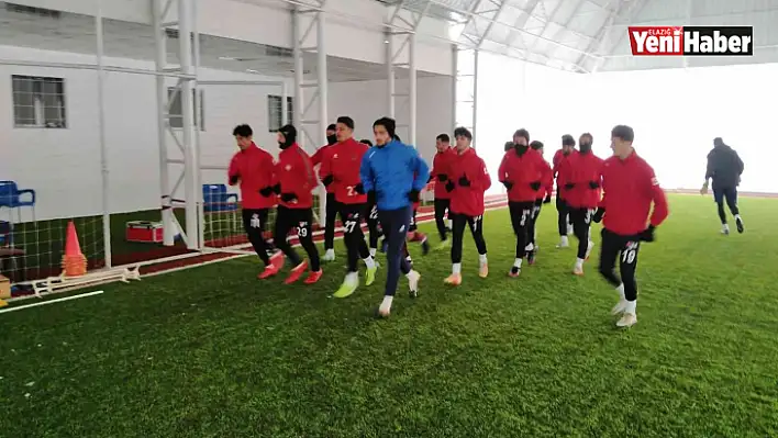 Elazığspor, halı sahada hazırlıklarını sürdürüyor