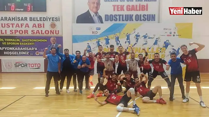 Fırat Üniversitesi voleybolda Süper Lig'e çıktı