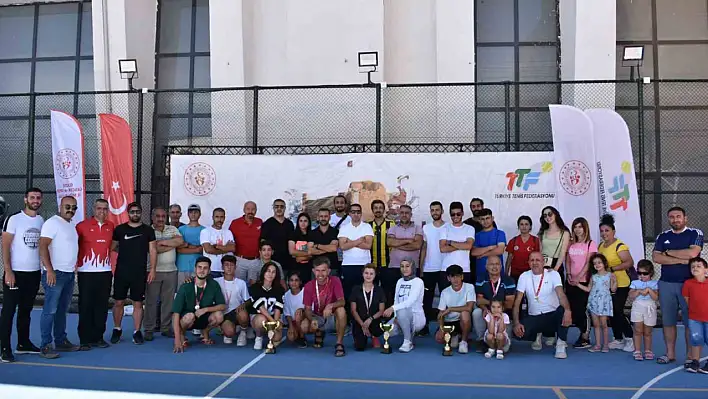 Tenis Turnuvası Sona Erdi