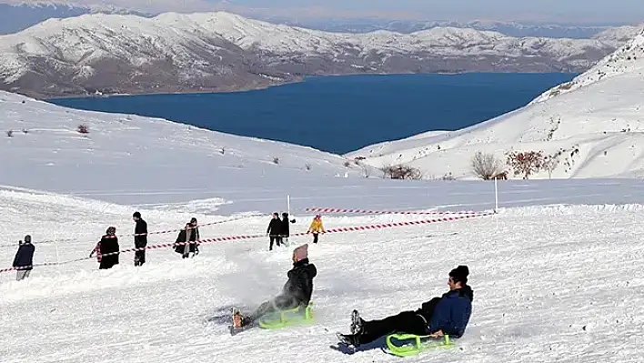 Hazarbaba'da Kayak Sezonu Açıldı