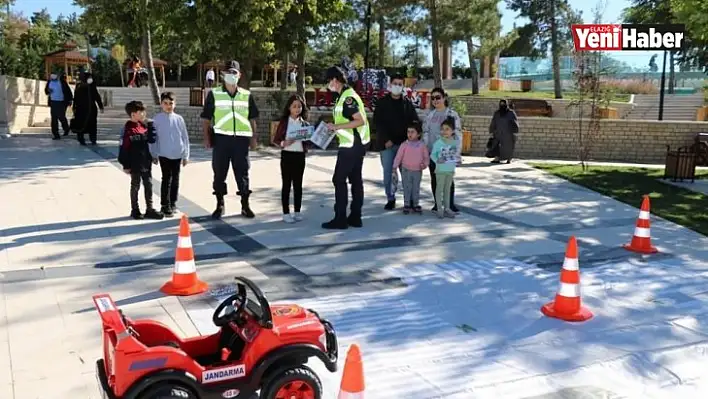 Jandarma Ekipleri, Çocuklara Trafik Eğitimi Verdi