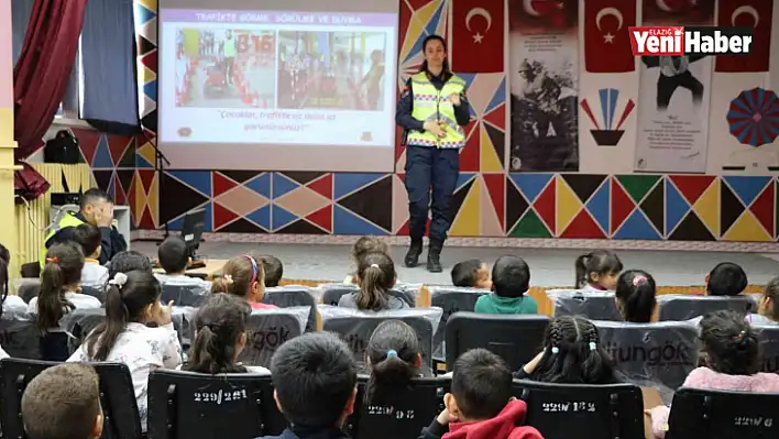 Jandarma, öğrencilere trafik güvenliği eğitimi verdi