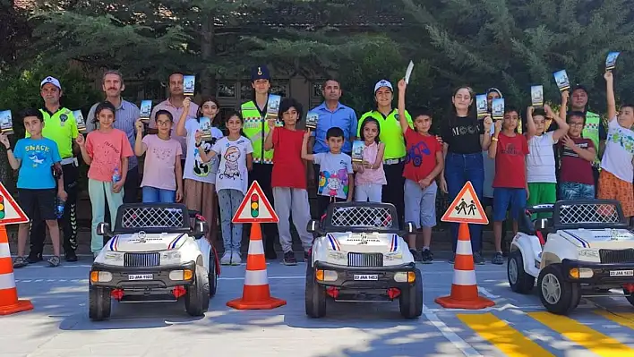 Öğrencilere Trafik Güvenliği Eğitimi