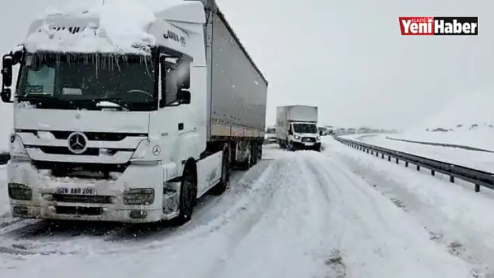 Sürücüler Yolda Mahsur Kaldı