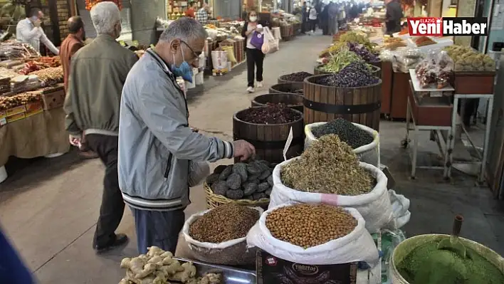 Havaların Soğumasıyla Elazığlı Vatandaşlar Kapalı Çarşıya Yöneldi