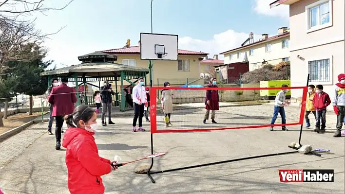 Köy Okulu Öğrencileri Badminton İle Tanıştı