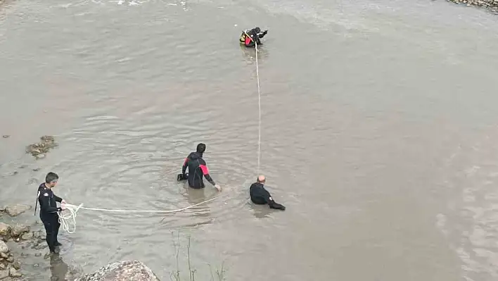 Boğulan Genç Hala Aranıyor