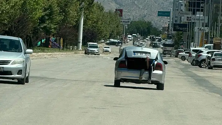 Elazığ'da Tehlikeli Yolculuk