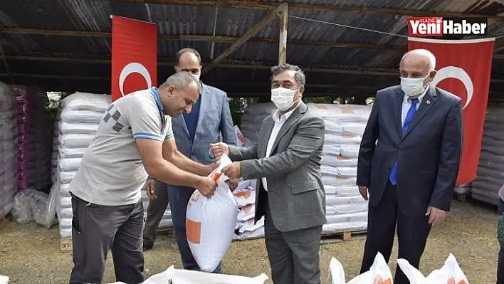 Palu'da çiftçilere yüzde 75 hibeli 28 ton yem bitkisi tohumu dağıtıldı