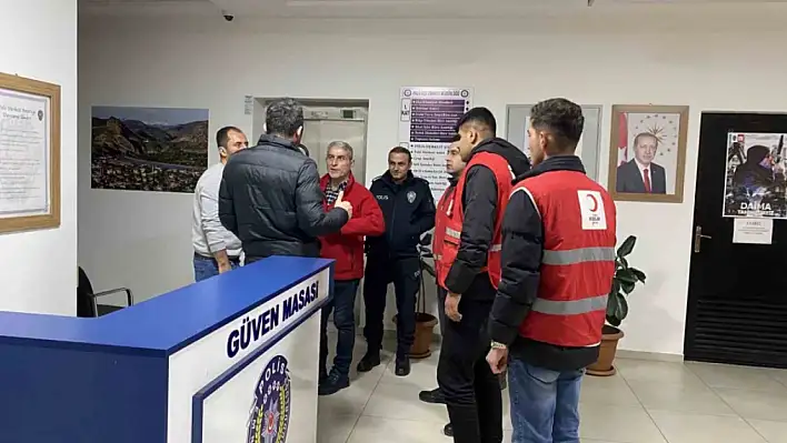 Palu'da Polislere İftar Sürprizi