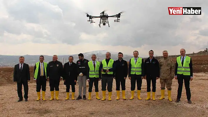 Lavanta Bahçesi Dron İle İlaçlandı