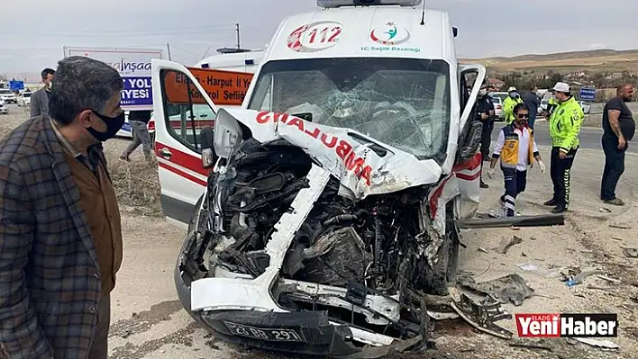 Yaralıları Taşıyan Ambulans, Beton Mikserine Çaptı