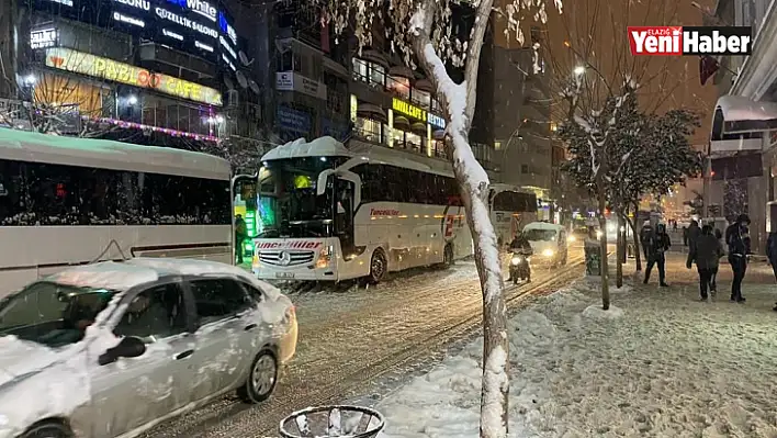 Mahsur Kalan Vatandaşlar Yurt ve Otellere Yerleştirildi