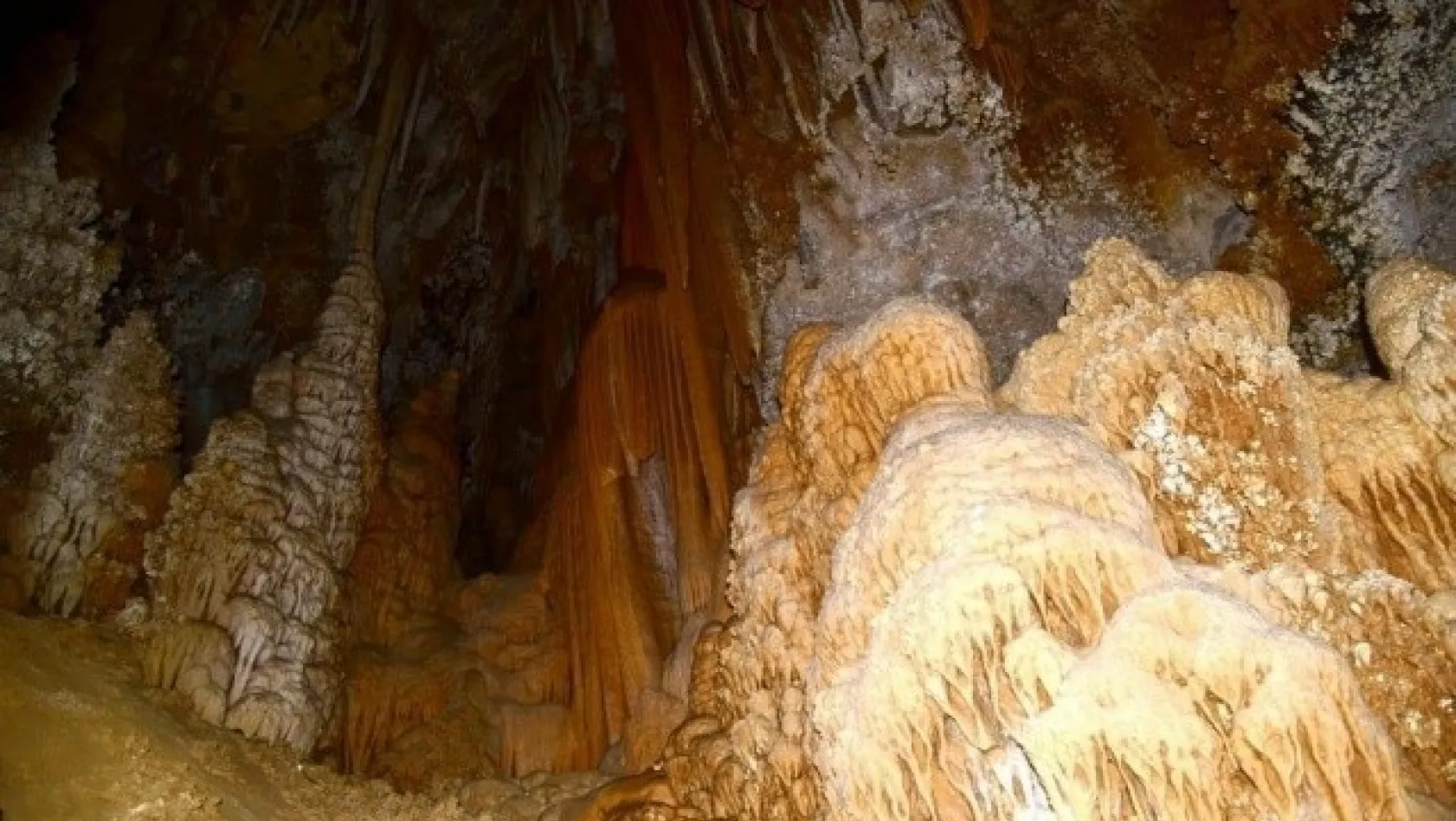 Keban Gümüşkaya Mağarası