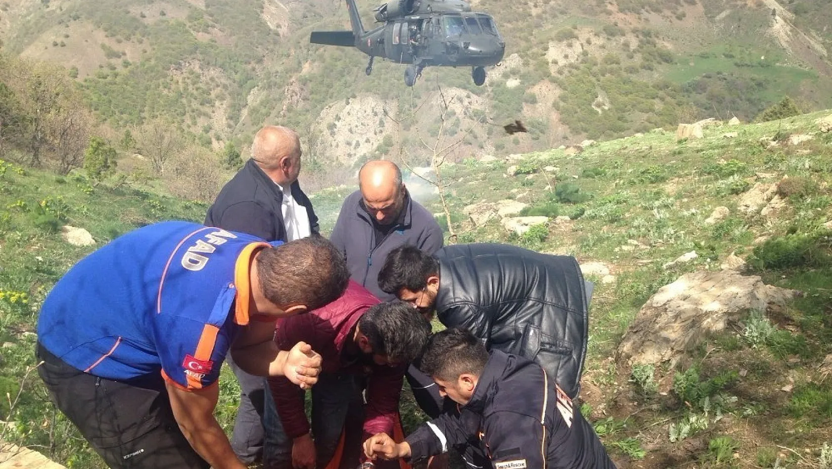 Arazide kalp krizi geçiren kişi askeri helikopterle kurtarıldı 
