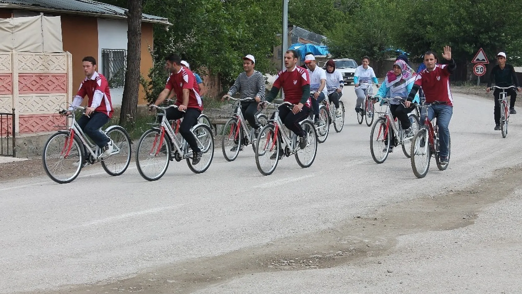 Elazığ'da engellilerin katıldığı bisiklet turu düzenlendi