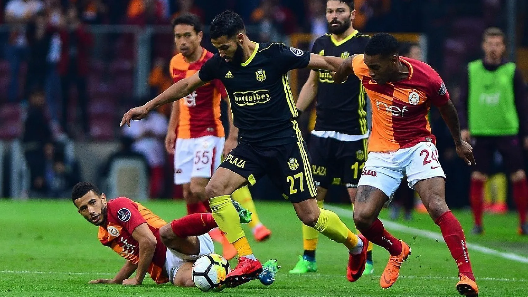 Evkur Yeni Malatyaspor'da 3 futbolcu sezonu kapattı 