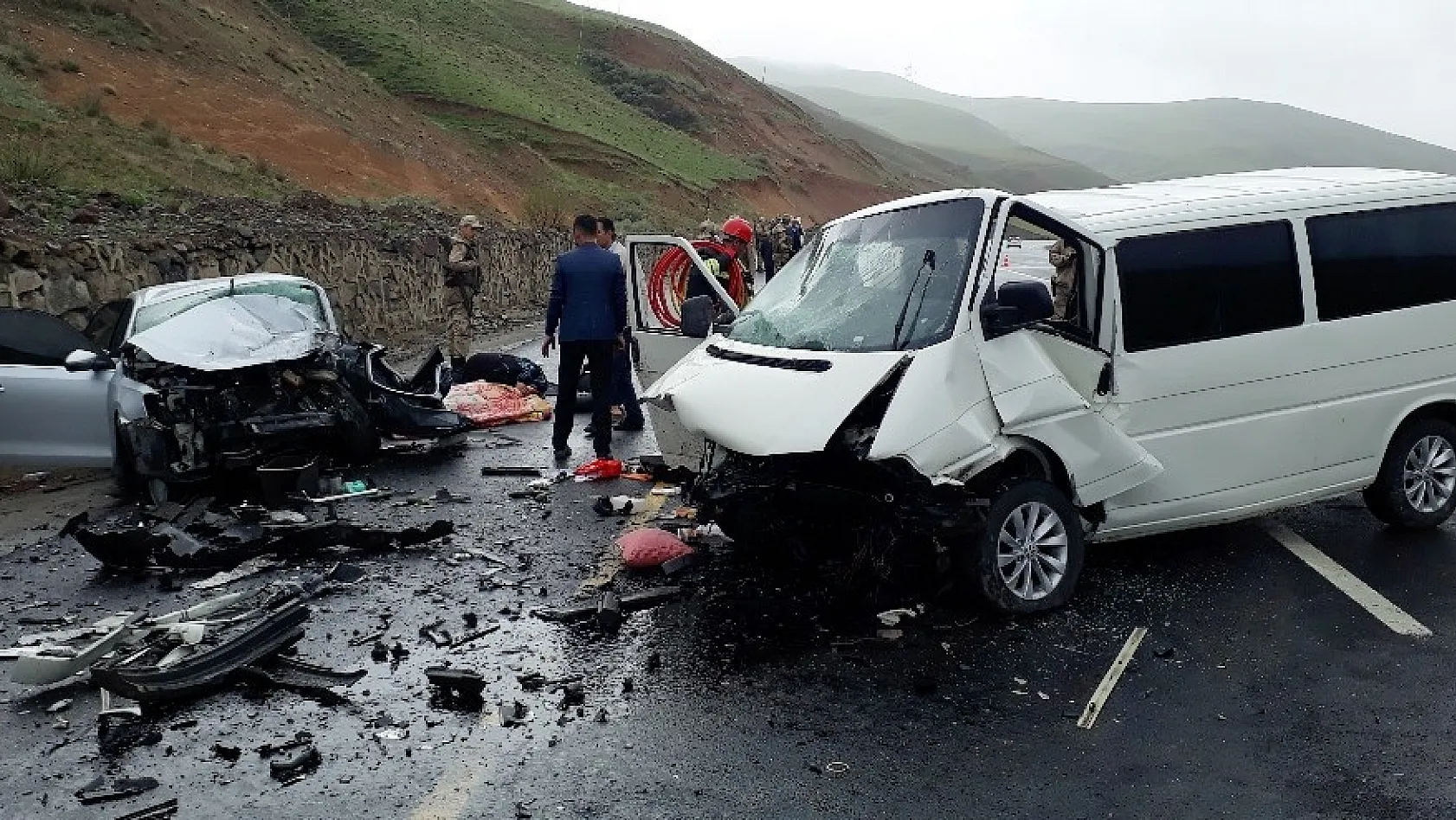Kazada ölen 4 kişi son yolculuğuna uğurlandı 