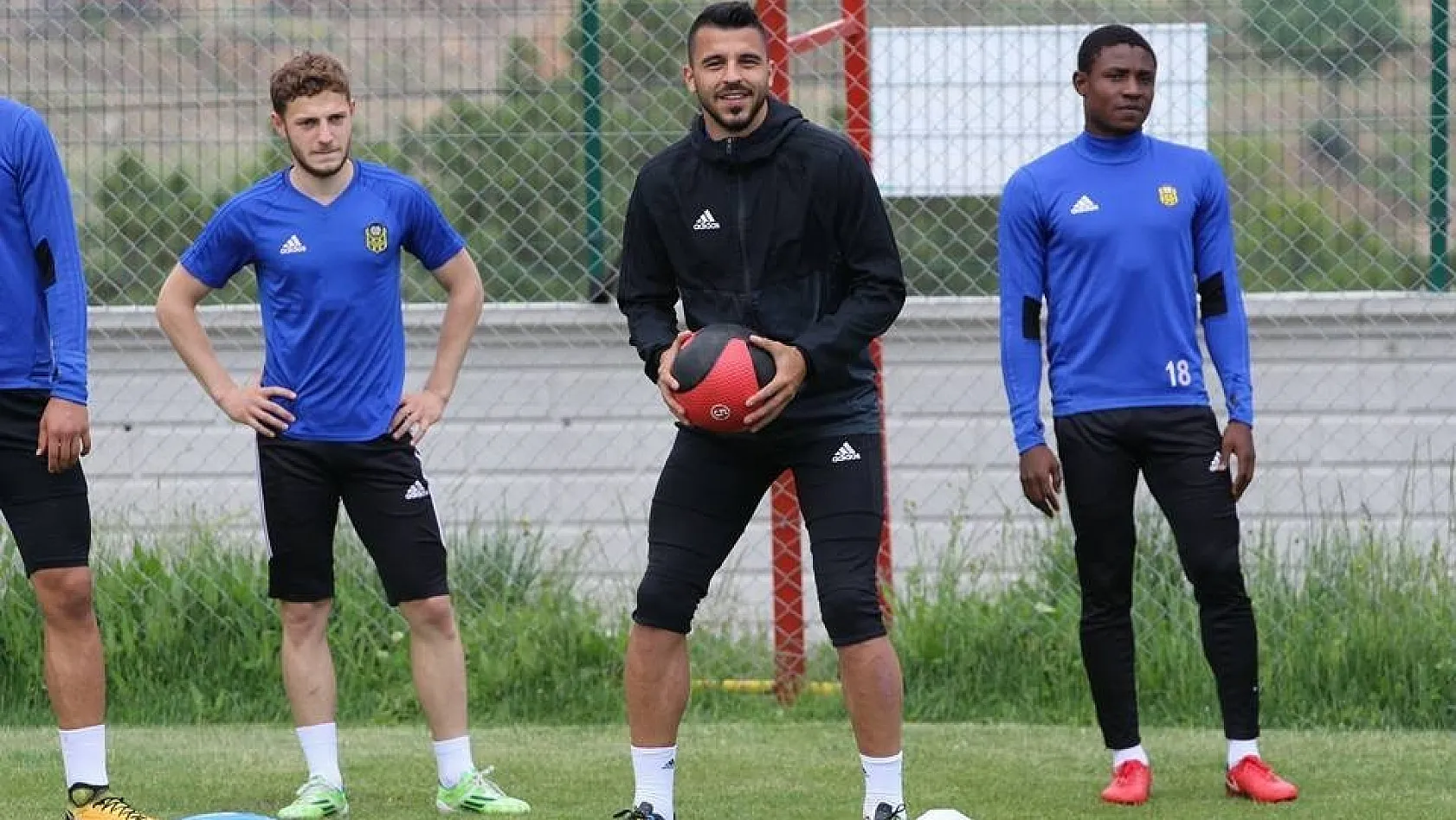 Mustafa Eskihellaç genç milli takım aday kadrosunda 