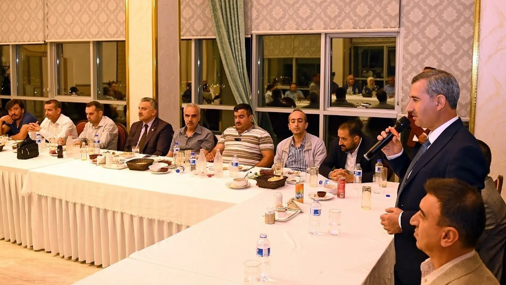 Başkan Çınar ilçe protokolünü iftarda ağırladı 