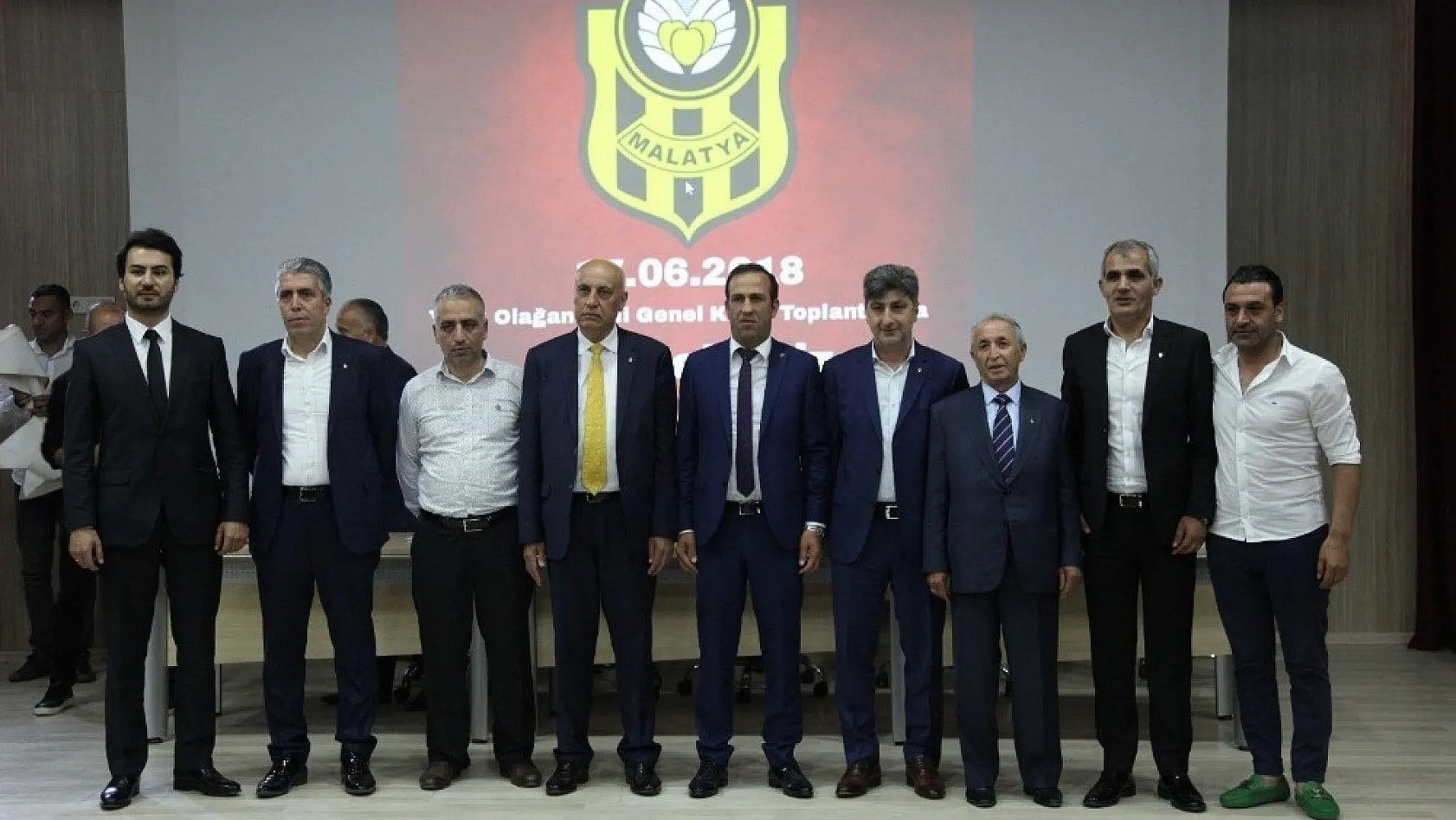E.Yeni Malatyaspor'da yönetim mali açıdan ibra edildi 
