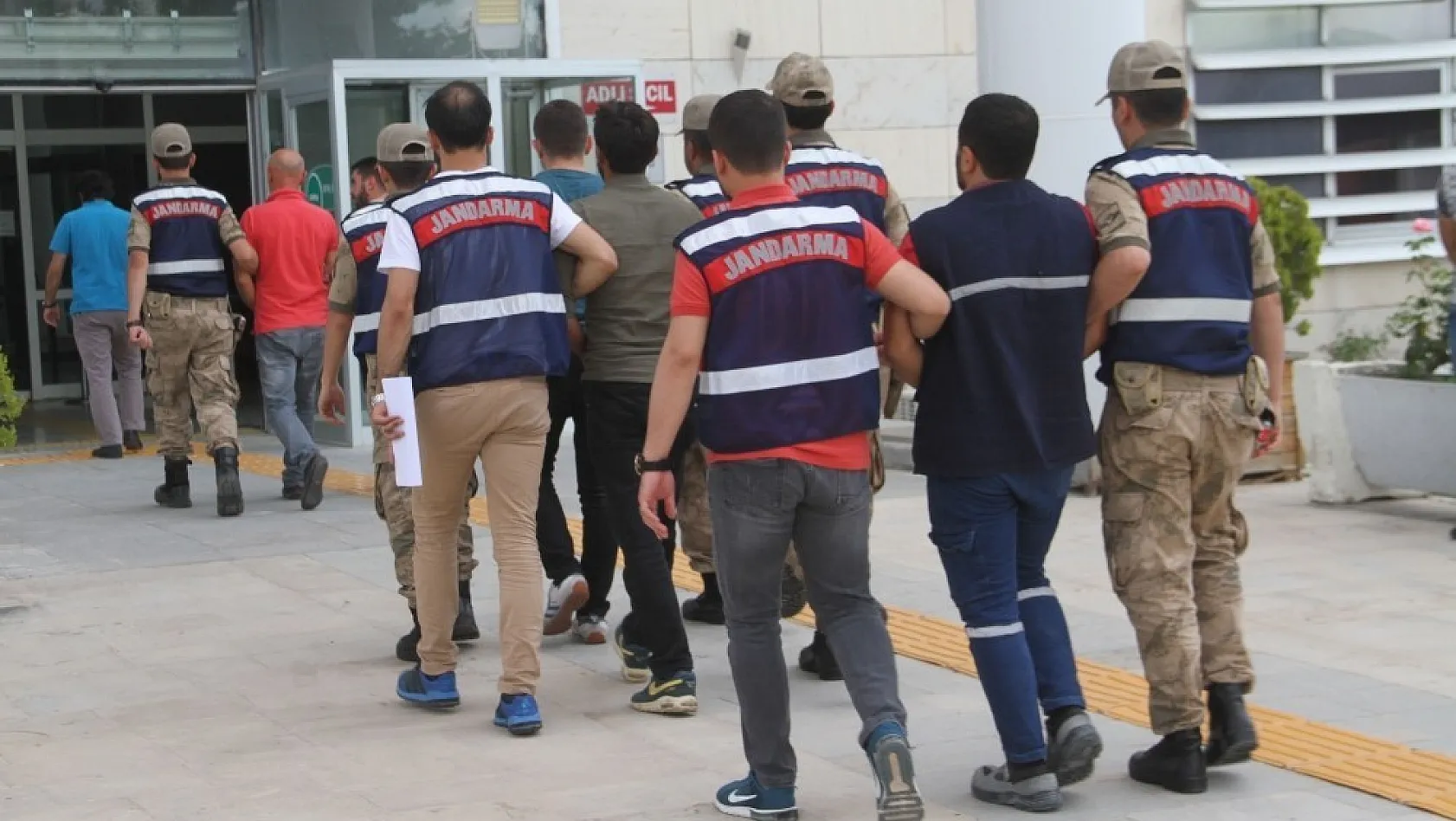 Elazığ'da FETÖ ve PKK operasyonu: 4 gözaltı 