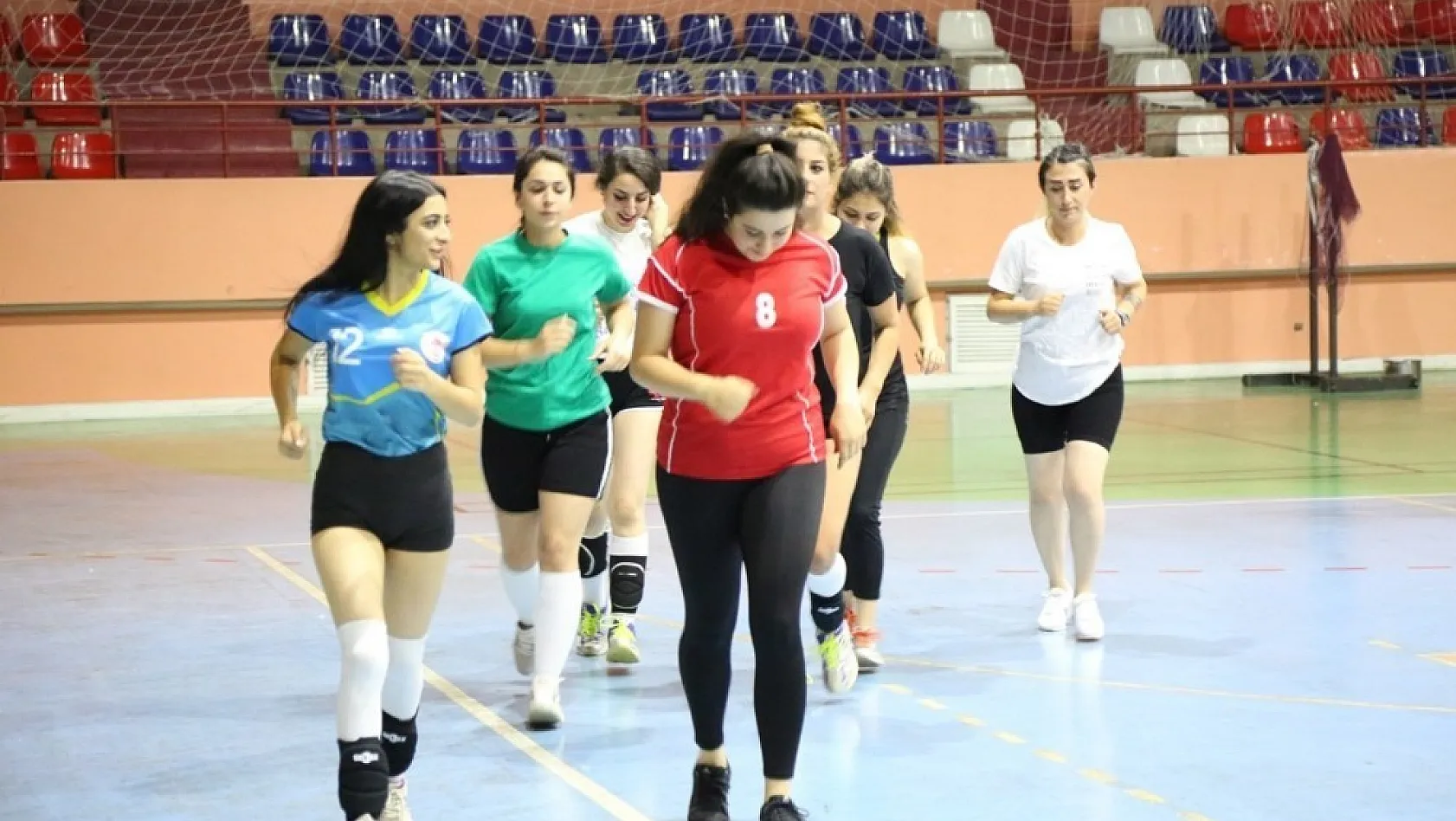 Tunceli'de kadın voleybol takımı destek bekliyor 