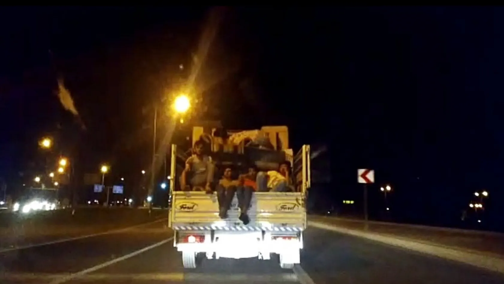 Malatya'daki tehlikeli yolculuk kamerada 