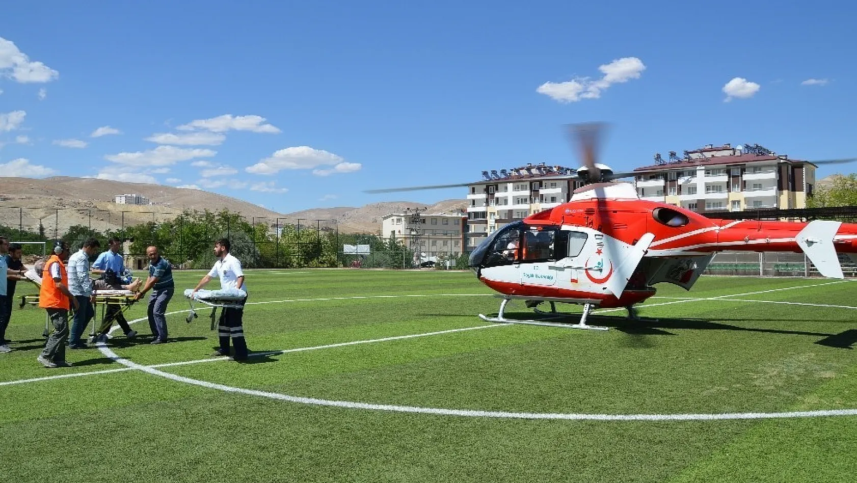 Ambulans helikopter yine kalp krizi vakası için havalandı 