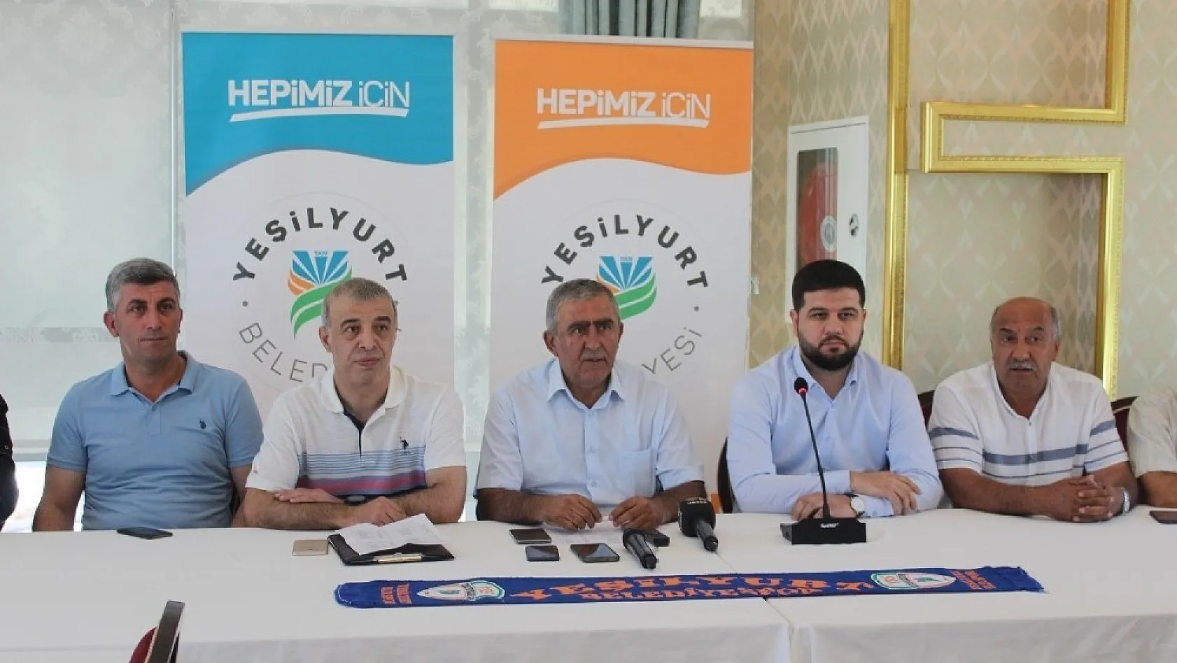Yeşilyurt Belediyespor yeni transferlerini tanıttı 
