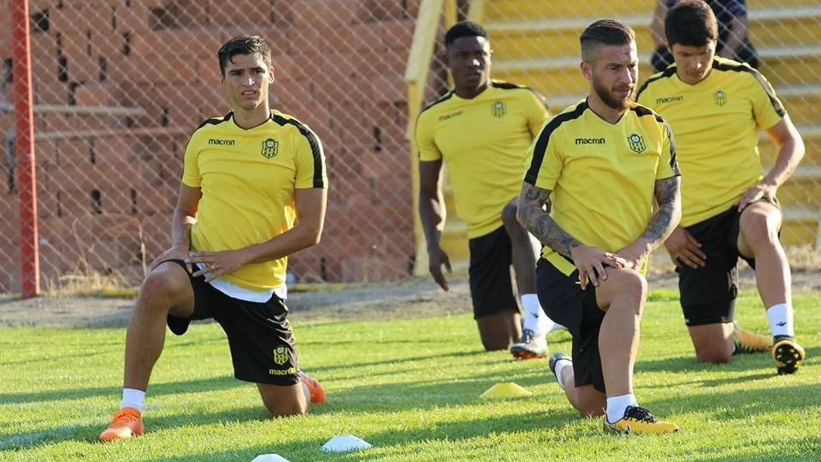Yeni Malatyaspor, yeni sezona eksik kadroyla hazırlanıyor 