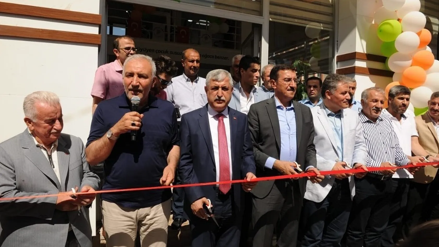 Malatya'nın il 'Millet Kıraathanesi' açıldı 