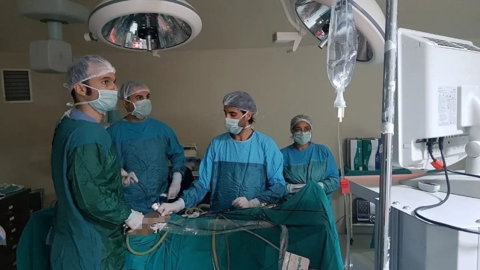 Tunceli'de ilk kez kapalı myom alma ameliyatı gerçekleştirildi 