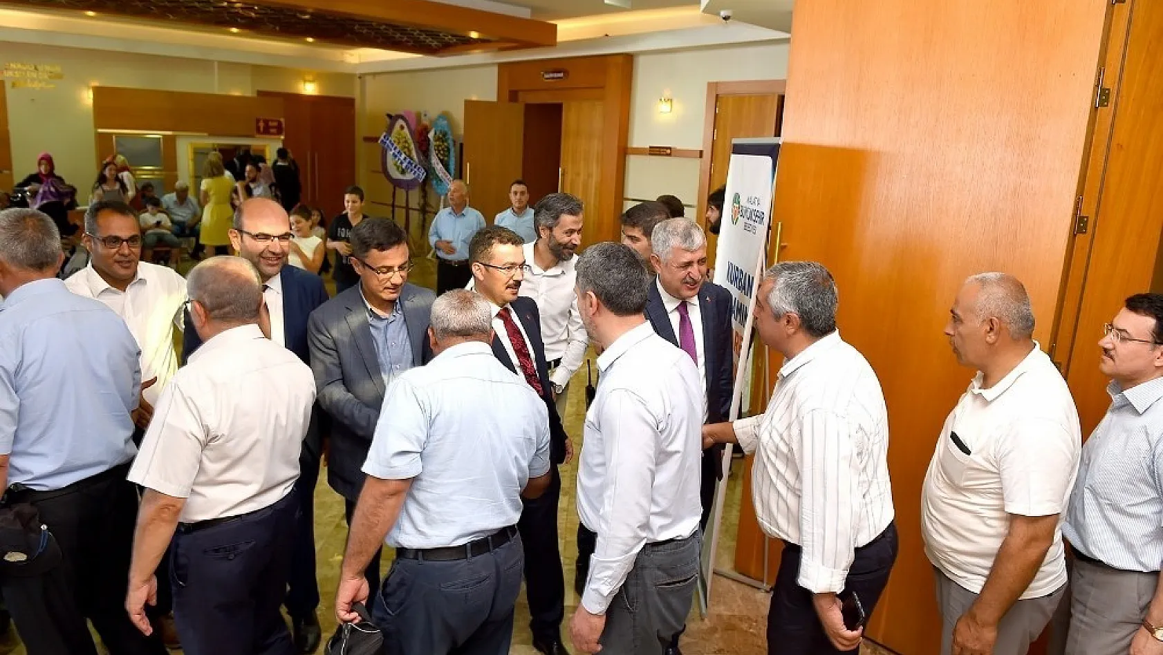 Başkan Polat, belediye çalışanları ile bayramlaştı 