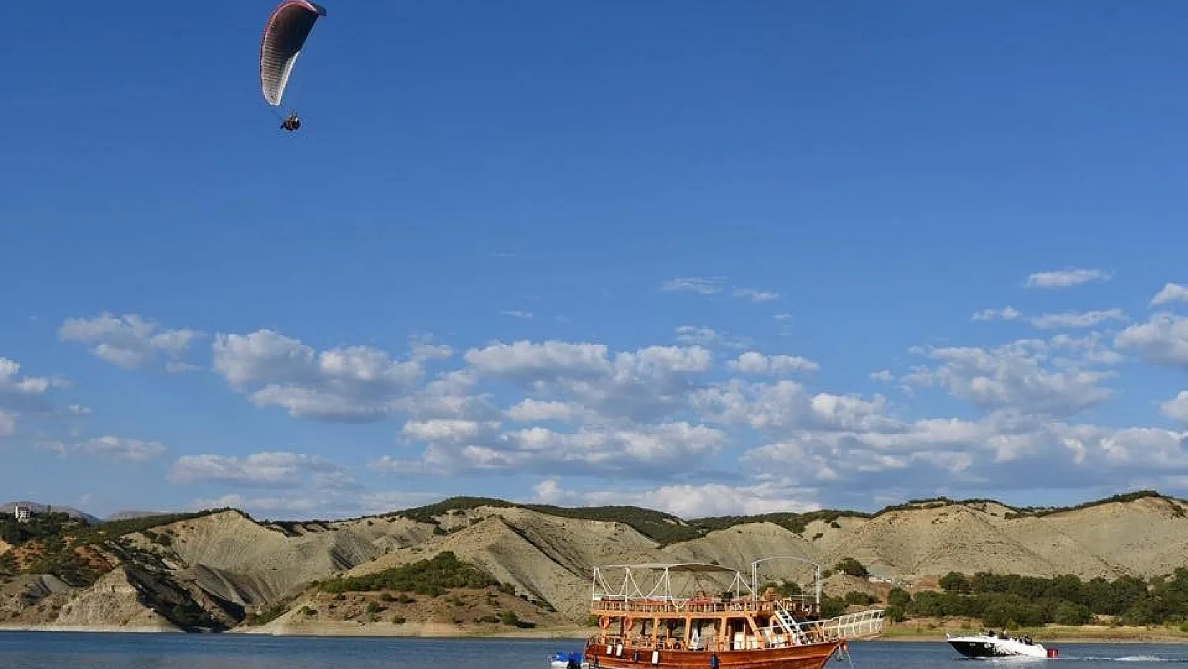 Terörden temizlenen Tunceli'de yamaç paraşütü heyecanı 