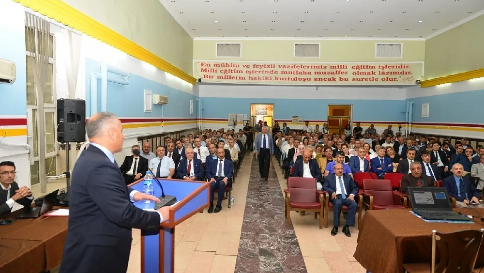 Elazığ'da okul müdürleri toplantısı 