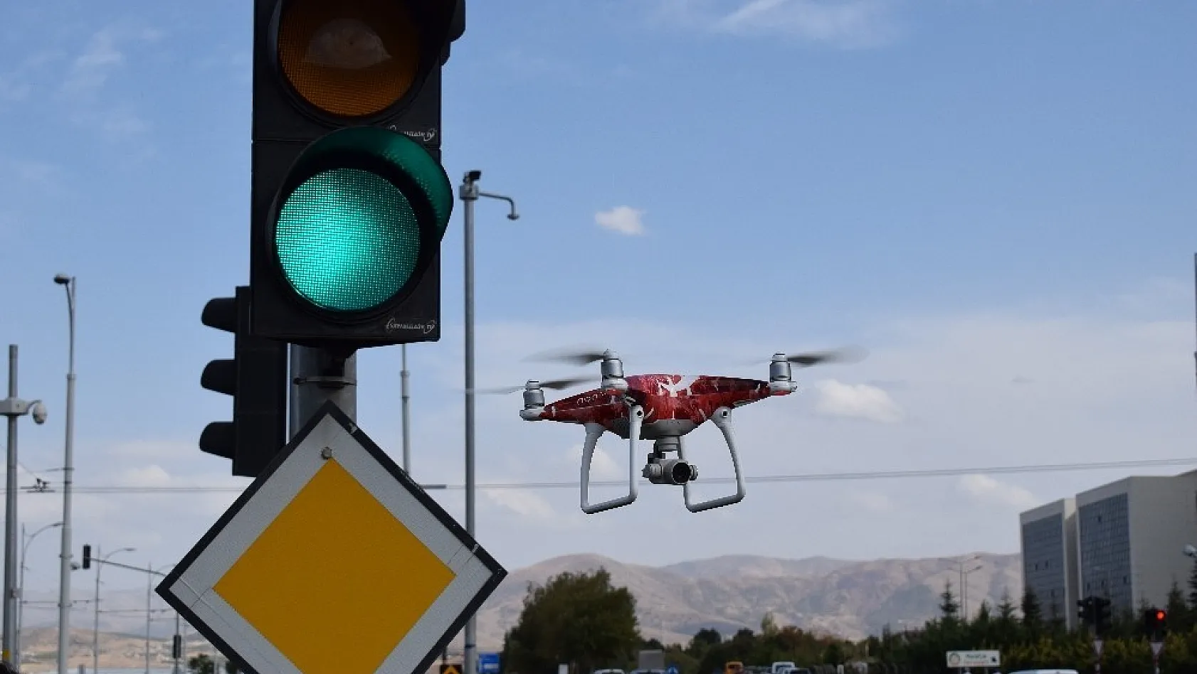 Malatya'da drone destekli trafik denetimi 