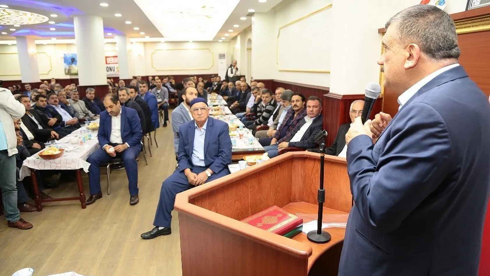 Belediye Başkanı Gürkan hemşehri derneklerinin yöneticileri ile buluştu 