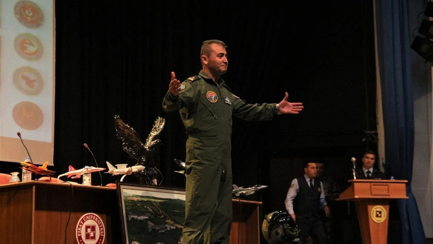 Öğrencileri, Hava Harp Okuluyla ilgili Tuğgeneral Karsavuranoğlu bilgilendirdi 