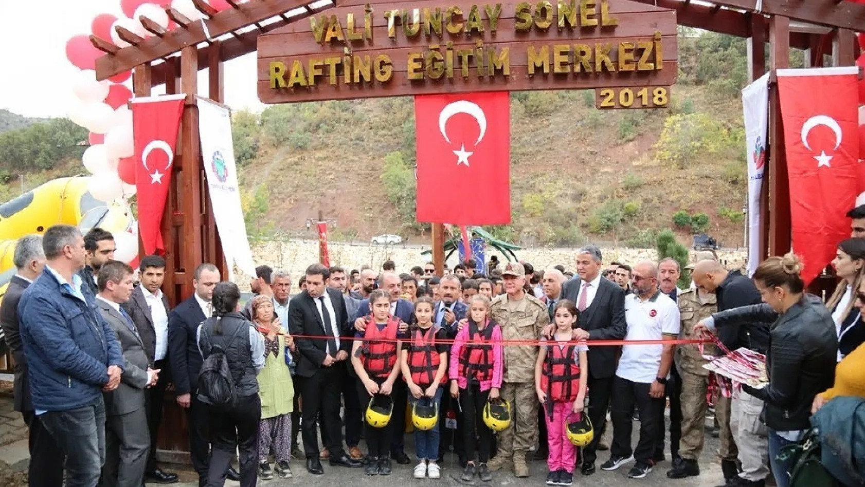 Türkiye'nin ilk Rafting Eğitim Merkezi Tunceli'de açıldı 
