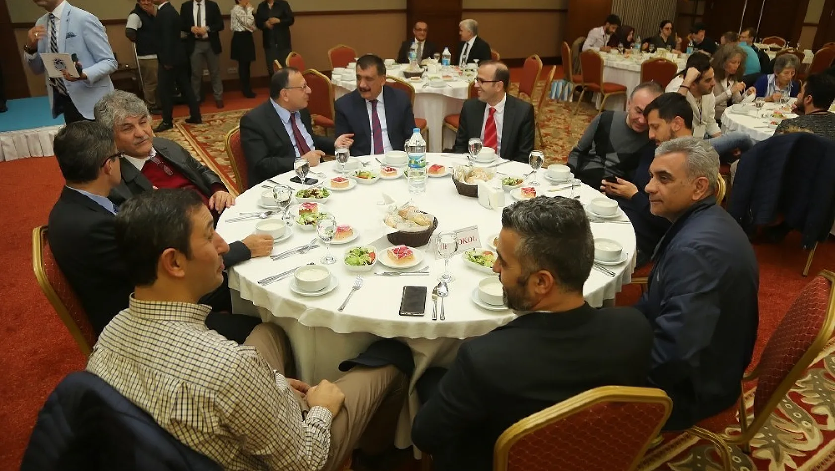 Başkan Gürkan, sanat camiası ile bir araya geldi 