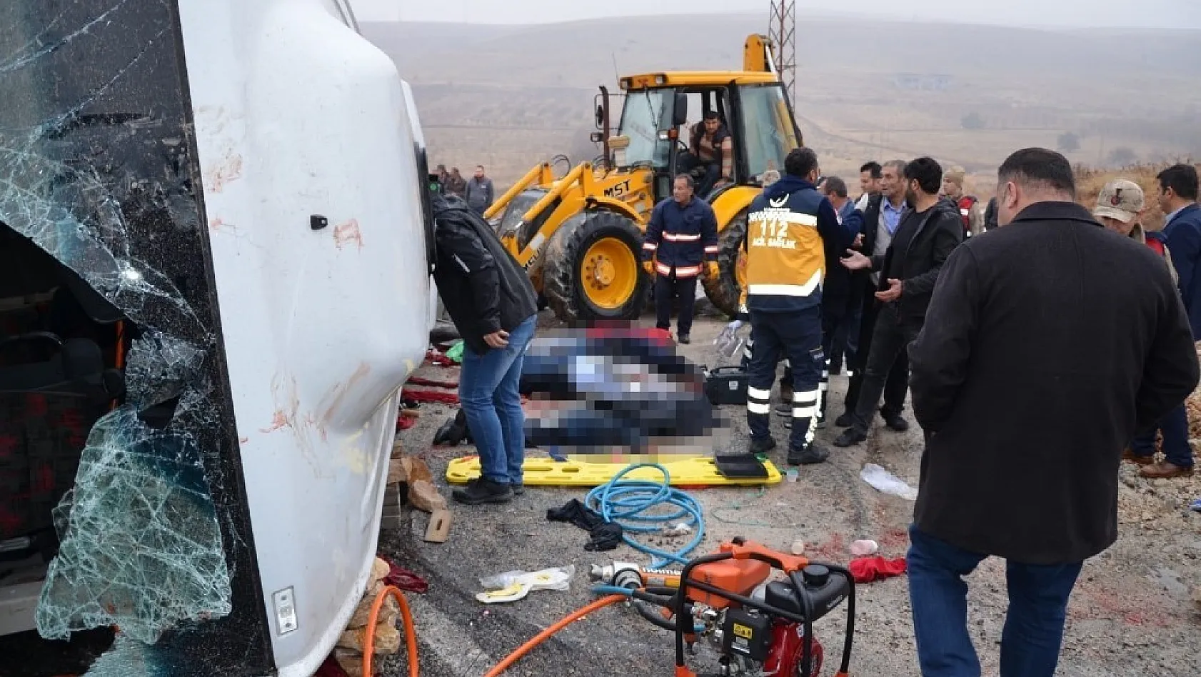 Malatya'da cenaze taşıyan midibüs devrildi: 4 ölü, 15 yaralı 
